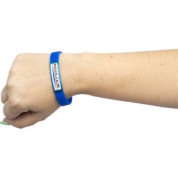 c7200id_ad_band_on_wrist.jpg